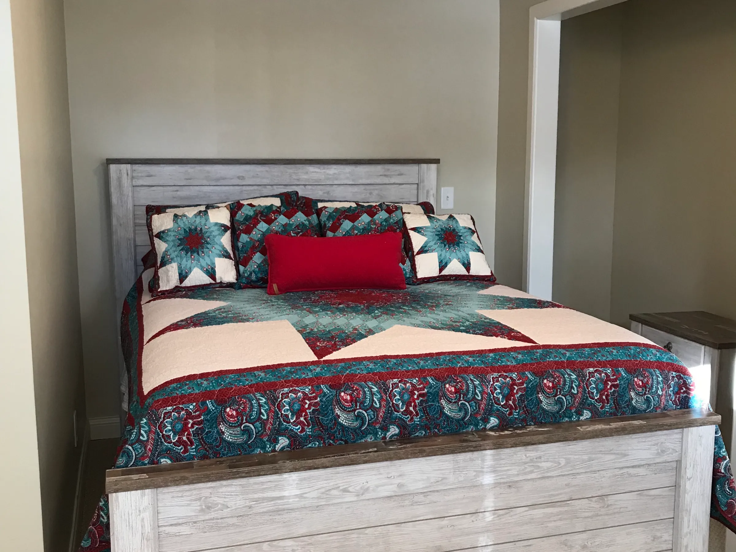 Two-Silo-Farmhouse-Room-3